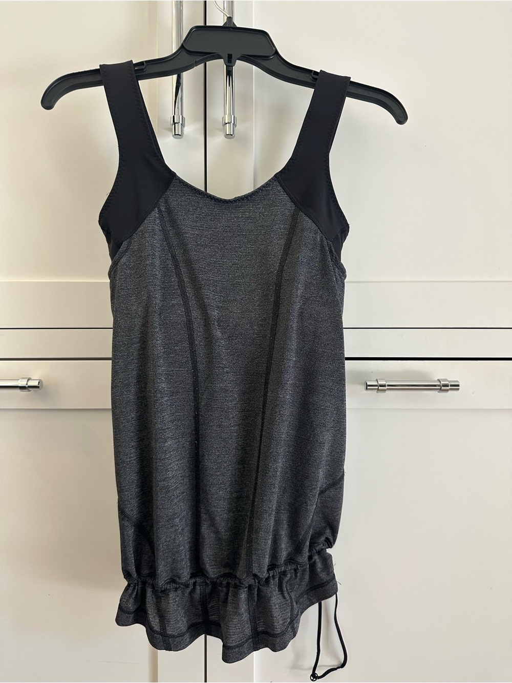 Lululemon Run Times Cinch Tank in heathered black - built in sports bra - Size 4